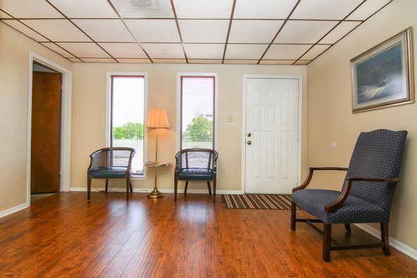 1017 W South St, Alvin, TX 77511